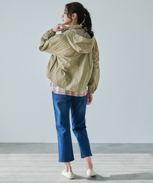 Arnold Palmer（アーノルドパーマー）の「パーマーチェック パイピングギャザー ジャケット（ナイロンジャケット・レディース・ブラック/アイボリー/ライトベージュ・S/M/L）」の11枚目の写真