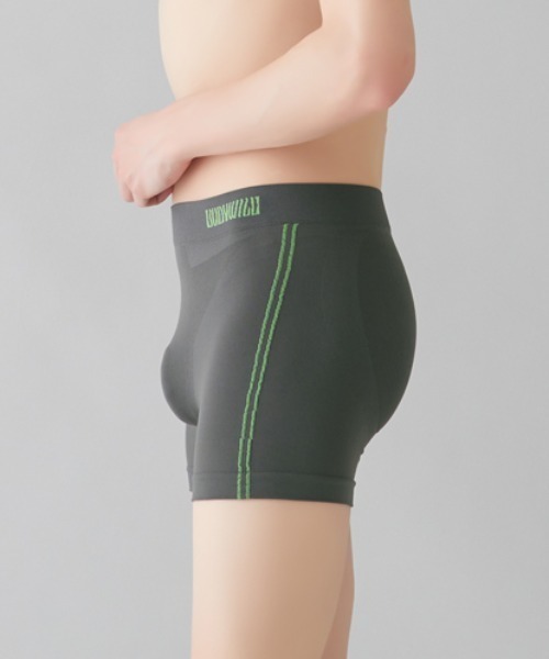 BODY WILD(ボディーワイルド)の「BODY WILD/ボディワイルド セミロングボクサーパンツ e-BOXER サイドライン柄(ボクサーパンツ・メンズ・ブラック/イエロー/ブルーグリーン/ライトグレー/レッド系その他/ダークブルー・X-LARGE/MEDIUM/LARGE)」の9枚目の写真