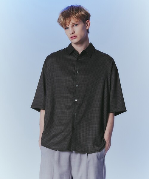 tk.TAKEO KIKUCHI（ティーケータケオキクチ）の「◆ジョーゼット柄半袖シャツ（シャツ/ブラウス・メンズ・ブラック系1/ライトグレー系1/グレー系2/ブルー系7/ブルー系その他4・03/01/02）」の2枚目の写真