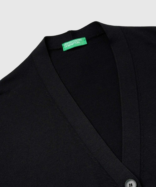 BENETTON (UNITED COLORS OF BENETTON)（ベネトンユナイテッドカラーズオブベネトン）の「コットンモダール無地Vネック長袖カーディガン（カーディガン/ボレロ・レディース・ブラック/ネイビー・SMALL/MEDIUM/X-SMALL）」の12枚目の写真