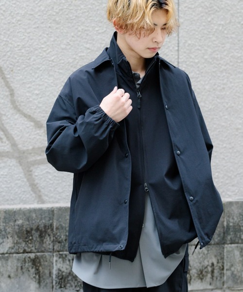 Uiscel（ユイセル）の「Uiscel　リップストップコーチジャケット（ナイロンジャケット・メンズ・ブラック/チャコールグレー・LARGE/MEDIUM）」の3枚目の写真