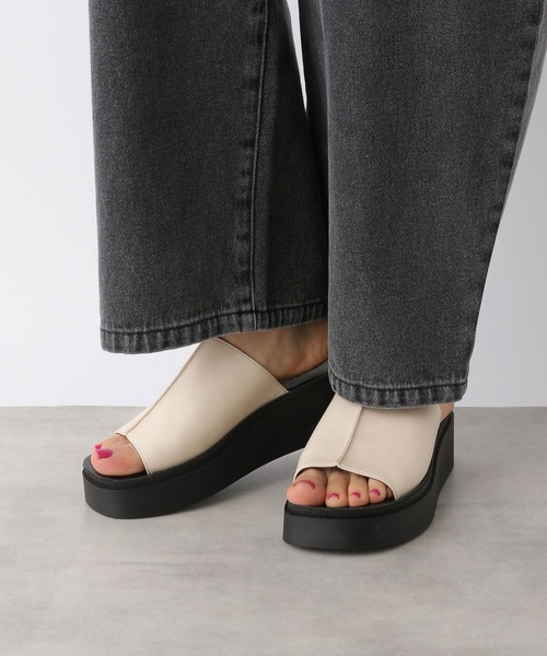 LEPSIM(レプシィム)の「ゼロカル厚底サンダル 996269(サンダル・レディース・シルバー/アイボリー/ブラック・LARGE/MEDIUM)」の6枚目の写真