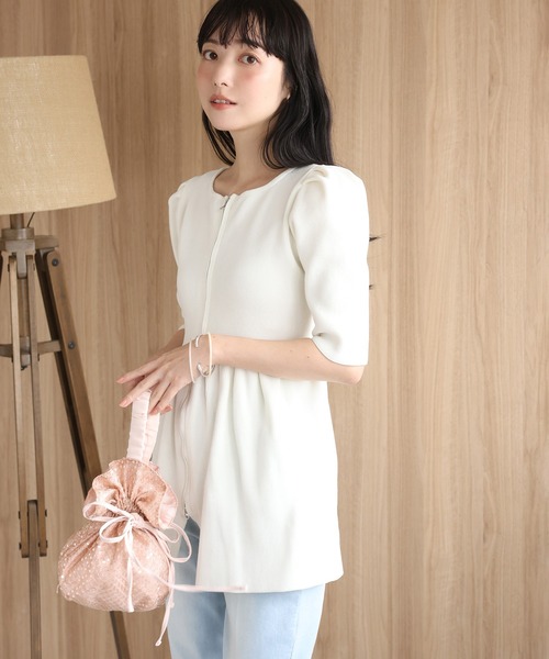 one after another NICE CLAUP（ワンアフターアナザーナイスクラップ）の「ダブルジップペプラムカーディガン（カーディガン/ボレロ・レディース・ベージュ/ピンク系その他/オフホワイト・FREE）」の7枚目の写真