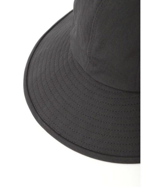 MHL.(エムエイチエル)の「DENSE COTTON NYLON(ハット・レディース・ライトブラウン/チャコール・FREE)」の9枚目の写真