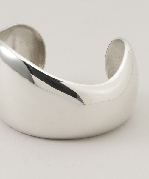 ＜ AGMES＞ JEAN CUFF バングル　定価137500円 AGMES(アグメス)】 JEAN CUFF|allureville OFFICIAL SITE
