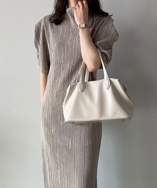t a r o s u（タロス）の「high neck pleats onepiece/ハイネックプリーツワンピース（ワンピース・レディース・ベージュ/ブラック・FREE）」の2枚目の写真