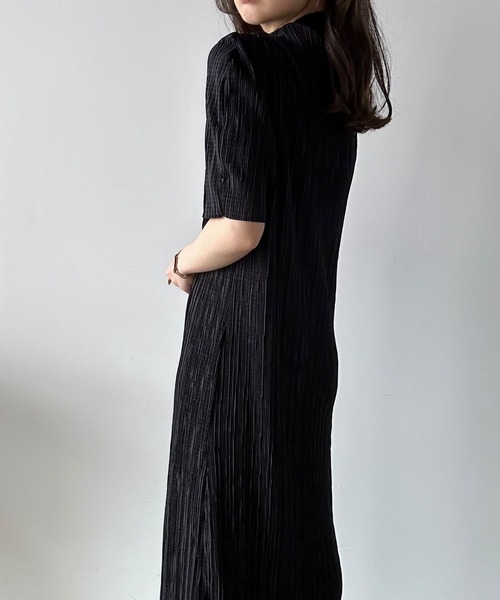 t a r o s u（タロス）の「high neck pleats onepiece/ハイネックプリーツワンピース（ワンピース・レディース・ベージュ/ブラック・FREE）」の5枚目の写真