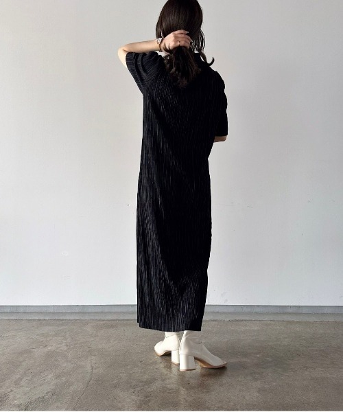 t a r o s u（タロス）の「high neck pleats onepiece/ハイネックプリーツワンピース（ワンピース・レディース・ベージュ/ブラック・FREE）」の13枚目の写真