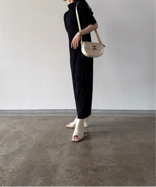t a r o s u（タロス）の「high neck pleats onepiece/ハイネックプリーツワンピース（ワンピース・レディース・ベージュ/ブラック・FREE）」の19枚目の写真