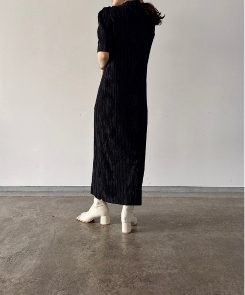 t a r o s u（タロス）の「high neck pleats onepiece/ハイネックプリーツワンピース（ワンピース・レディース・ベージュ/ブラック・FREE）」の20枚目の写真
