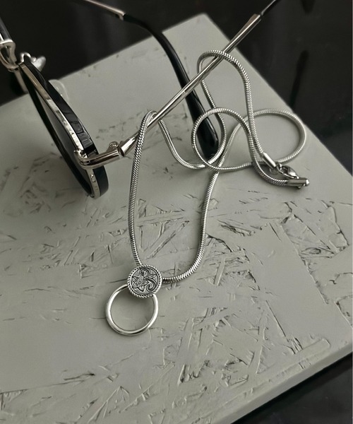 blatto（ブラット）の「【blatto 925silver】925シルバートップ　サングラスかけ　GLASSES HOLDER　ネックレス bla-necklace-00400（ネックレス・メンズ・シルバー系/シルバー系その他/シルバー系その他3/シルバー系その他5/シルバー系2/シルバー系その他2/シルバー系その他4/シルバー系その他6/シルバー系3/A/シルバー系4/シルバー系6/シルバー系9/シルバー系8/シルバー系7/シルバー系その他7/シルバー系5・ONE SIZE）」の7枚目の写真