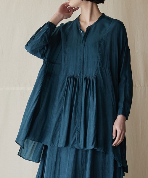 suzuki takayuki（スズキタカユキ）の「broad blouse（シャツ/ブラウス・レディース・ブラック/ホワイト/グレー系その他/ブルー系その他・FREE）」の4枚目の写真