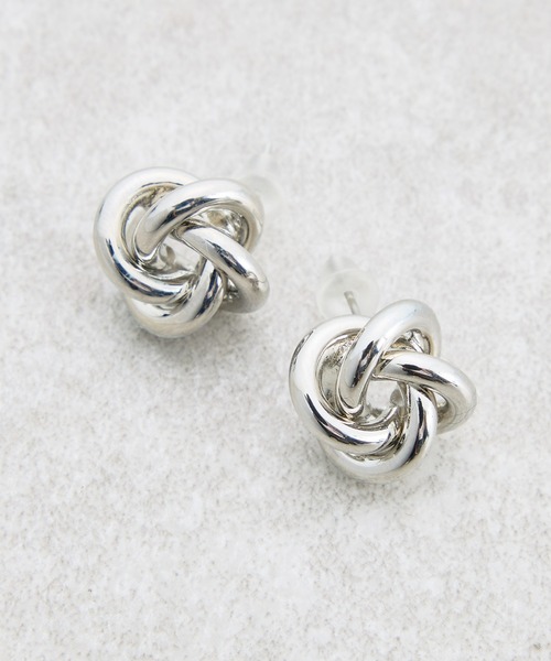 BEARDSLEY（ビアズリー）の「4重ループピアス（ピアス（両耳用）・レディース・シルバー・FREE）」の2枚目の写真