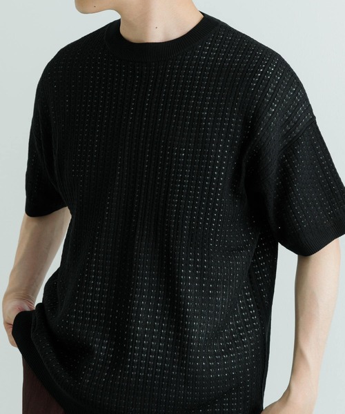 ITEMS URBANRESEARCH（アイテムズ アーバンリサーチ）の「メッシュニット クルーネック 半袖Tops（ニット/セーター・メンズ・ブラック/ホワイト・MEDIUM/LARGE）」の4枚目の写真