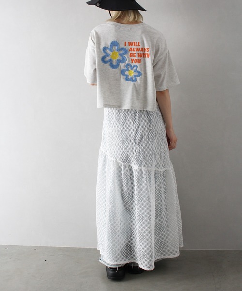 SpRay(スプレイ)の「サガラFLOWER クロップドTシャツ(Tシャツ/カットソー・レディース・ネイビー/オートミール/アイボリー/オフホワイト/チャコールグレー・FREE)」の21枚目の写真