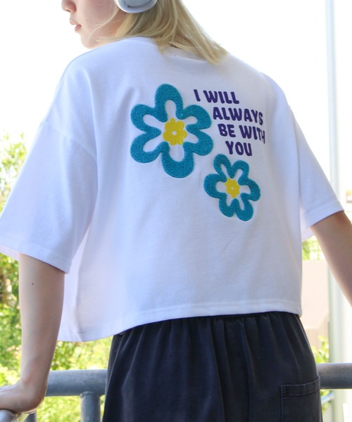 SpRay(スプレイ)の「サガラFLOWER クロップドTシャツ(Tシャツ/カットソー・レディース・ネイビー/オートミール/アイボリー/オフホワイト/チャコールグレー・FREE)」の9枚目の写真
