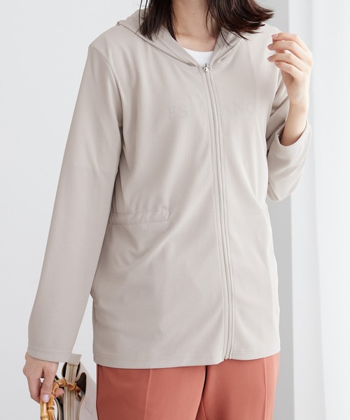 BELLUNA PLUS(ベルーナ)の「ヒンヤリ&UV対策!軽量パーカー(パーカー・レディース・ミント/ネイビー/グレイッシュベージュ・MEDIUM/LARGE/X-LARGE)」の16枚目の写真