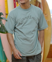 Sunny Smith（サニースミス）の「【サニースミス/sunnysmith】ヘビーオンスCool Smith Standard Arch Logo SS Tee(CP)（Tシャツ/カットソー）」