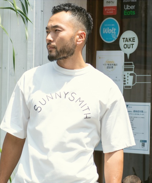 Sunny Smith（サニースミス）の「【サニースミス/sunnysmith】ヘビーオンスCool Smith Standard Arch Logo SS Tee(CP)（Tシャツ/カットソー・メンズ・レッド/ホワイト/グリーン/ネイビー/チャコール/オフホワイト・M/L）」の10枚目の写真