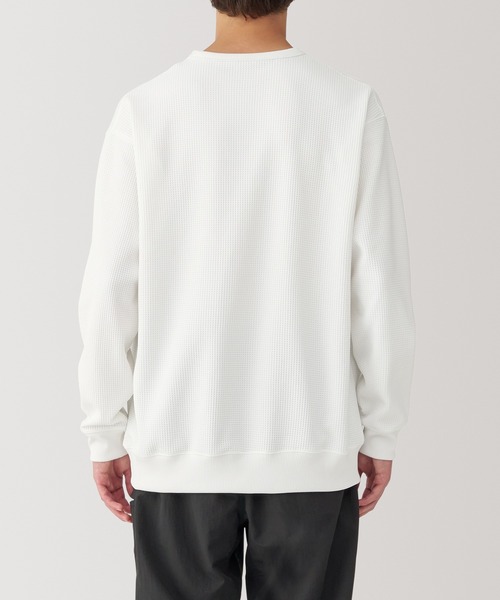 無印良品（ムジルシリョウヒン）の「〔MUJI WALKER〕紳士　ＵＶカット乾きやすいワッフル長袖Ｔシャツ（Tシャツ/カットソー・メンズ・オフホワイト/ブラック・XL/L/M/S）」の6枚目の写真