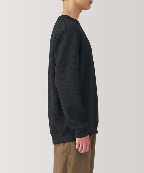無印良品（ムジルシリョウヒン）の「〔MUJI WALKER〕紳士　ＵＶカット乾きやすいワッフル長袖Ｔシャツ（Tシャツ/カットソー・メンズ・オフホワイト/ブラック・XL/L/M/S）」の13枚目の写真