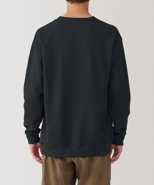 無印良品（ムジルシリョウヒン）の「〔MUJI WALKER〕紳士　ＵＶカット乾きやすいワッフル長袖Ｔシャツ（Tシャツ/カットソー・メンズ・オフホワイト/ブラック・XL/L/M/S）」の14枚目の写真