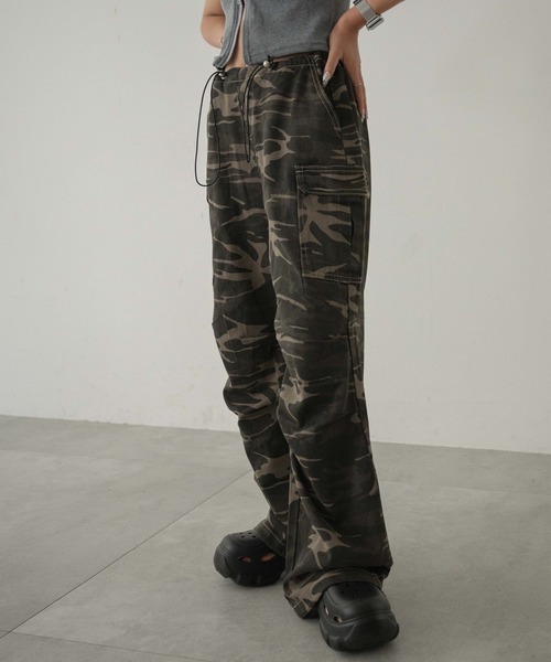 dispark（ディスパーク）の「DISPARK/カモフラワイドカーゴパンツ（カーゴパンツ・レディース・カーキ・FREE）」の4枚目の写真