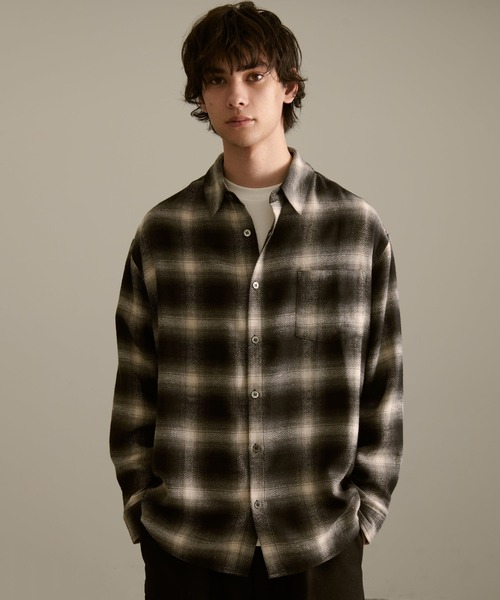 Revo.（レボ）の「Revo. オンブレチェック ルーズフィット ライトネルシャツ（シャツ/ブラウス・メンズ・ブルー/ブラック/ワイン/ブラウン・1/2）」の5枚目の写真