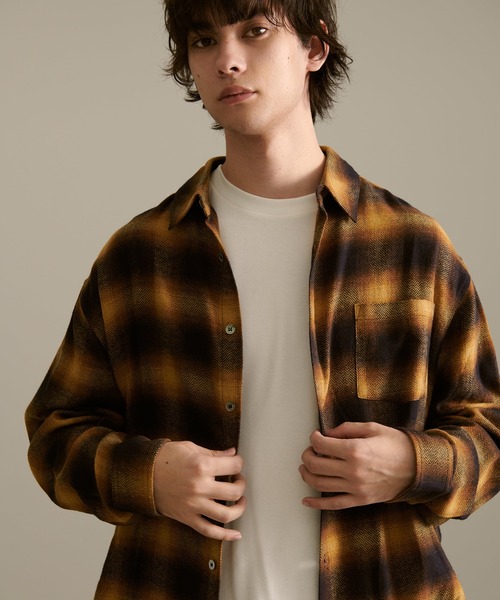 Revo.（レボ）の「Revo. オンブレチェック ルーズフィット ライトネルシャツ（シャツ/ブラウス・メンズ・ブルー/ブラック/ワイン/ブラウン・1/2）」の12枚目の写真