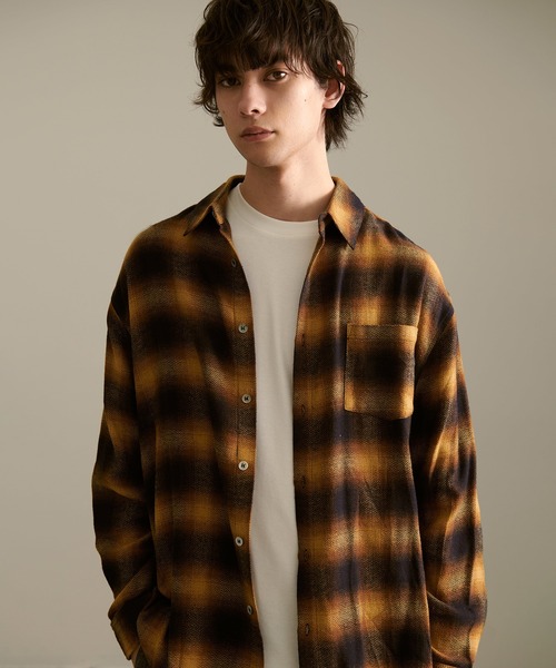 Revo.（レボ）の「Revo. オンブレチェック ルーズフィット ライトネルシャツ（シャツ/ブラウス・メンズ・ブルー/ブラック/ワイン/ブラウン・1/2）」の15枚目の写真