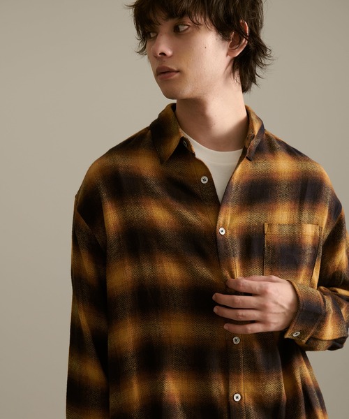 Revo.（レボ）の「Revo. オンブレチェック ルーズフィット ライトネルシャツ（シャツ/ブラウス・メンズ・ブルー/ブラック/ワイン/ブラウン・1/2）」の11枚目の写真