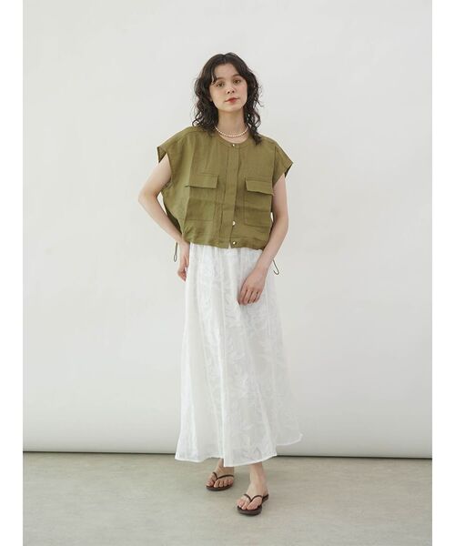 FIKA.(フィーカ)の「Linen short vest(シャツ/ブラウス・レディース・サンドベージュ/チャコール/オリーブ・MEDIUM)」の5枚目の写真