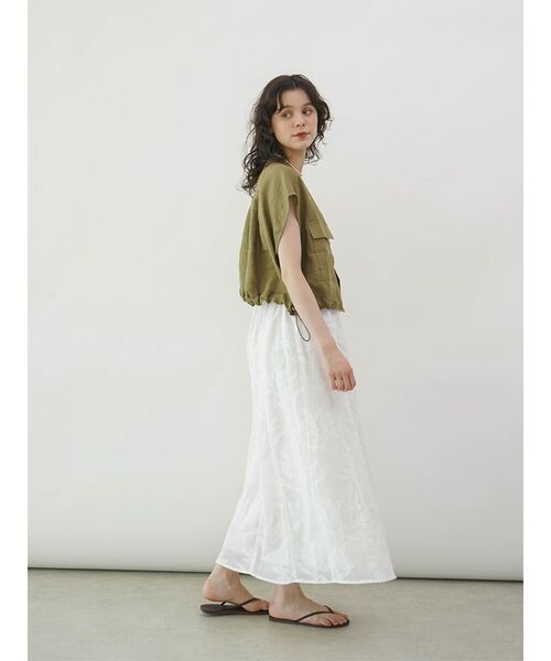 FIKA.(フィーカ)の「Linen short vest(シャツ/ブラウス・レディース・サンドベージュ/チャコール/オリーブ・MEDIUM)」の6枚目の写真