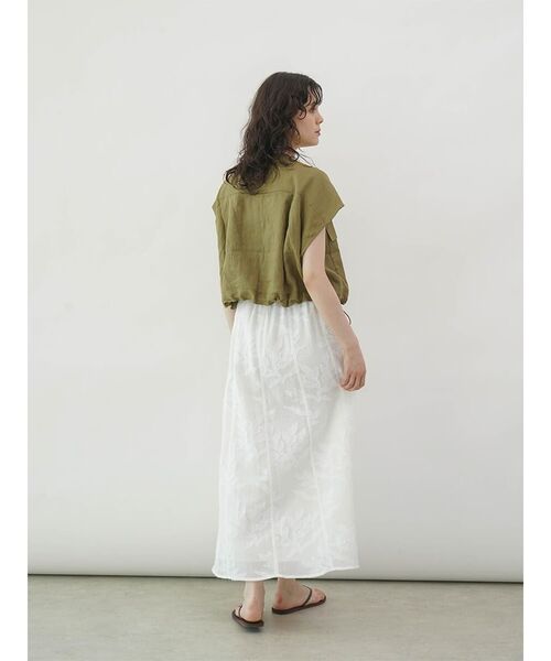 FIKA.(フィーカ)の「Linen short vest(シャツ/ブラウス・レディース・サンドベージュ/チャコール/オリーブ・MEDIUM)」の8枚目の写真