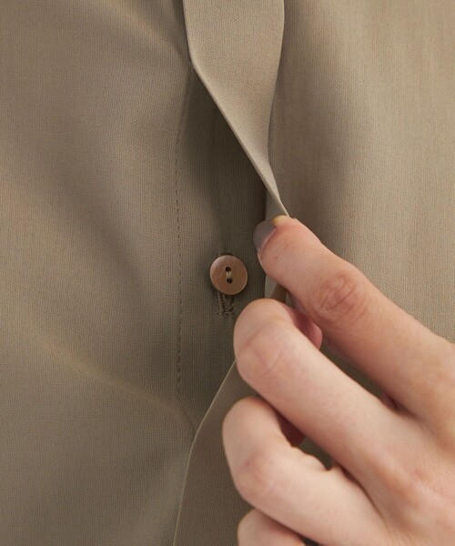 green label relaxing（グリーンレーベルリラクシング）の「シアー ドルマン ショート シャツ 2（シャツ/ブラウス・レディース・モカ/ネイビー/ダークグリーン・FREE）」の18枚目の写真