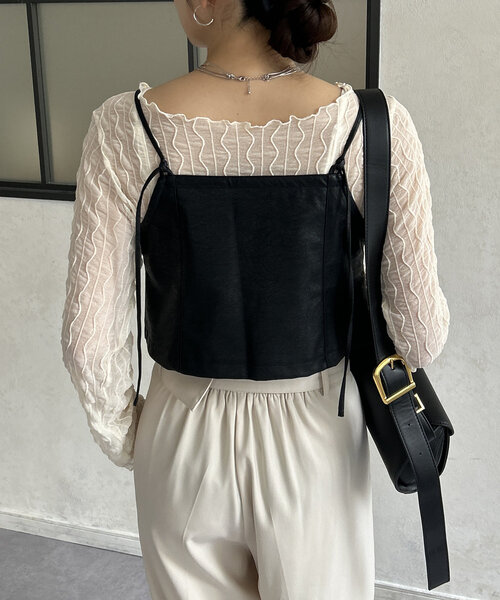 Thevon(ゼボン)の「ダブルジップ合皮キャミ(シャツ/ブラウス・レディース・グレイッシュベージュ/ブラック/ブラウン・FREE)」の6枚目の写真