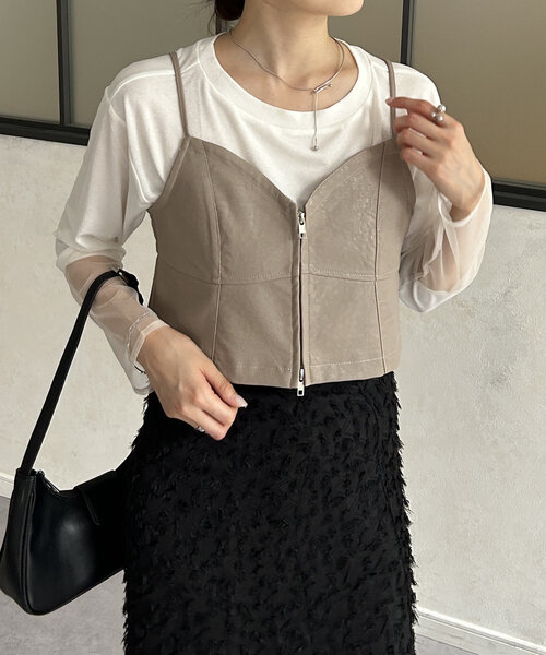 Thevon(ゼボン)の「ダブルジップ合皮キャミ(シャツ/ブラウス・レディース・グレイッシュベージュ/ブラック/ブラウン・FREE)」の20枚目の写真