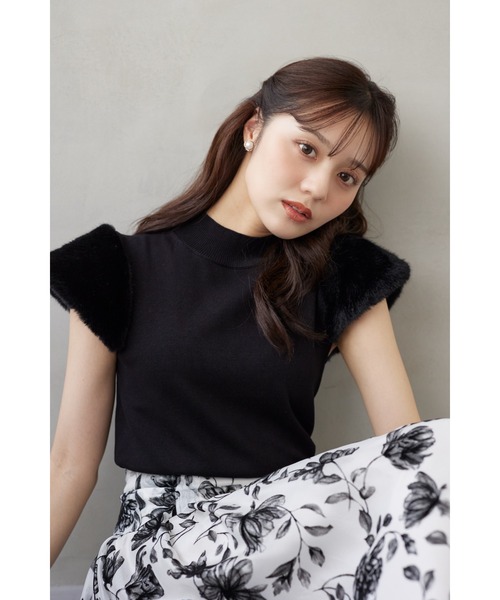 tocco closet(トッコ クローゼット)の「ファースリーブ切り替えニットプルオーバー(ニット/セーター・レディース・ピンク/アイボリー/ブラック・M)」の1枚目の写真