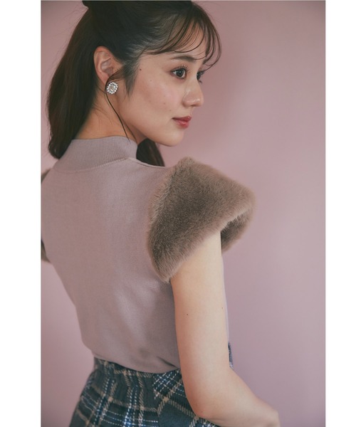 tocco closet(トッコ クローゼット)の「ファースリーブ切り替えニットプルオーバー(ニット/セーター・レディース・ピンク/アイボリー/ブラック・M)」の14枚目の写真