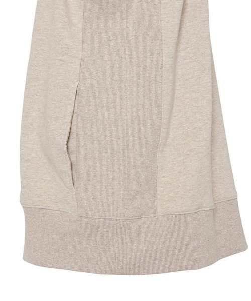 NANGA(ナンガ)の「ECO HYBRID MINI BOX LOGO EMBROIDERY SWEATSHIRT/エコハイブリッド ミニボックスロゴ エンブロイダリー スウェットシャツ(スウェット・メンズ・セージグリーン/ブラック/オートミール/ライトグレー/ホワイト/オレンジ/ブラック系その他・S/M/L/XL)」の16枚目の写真