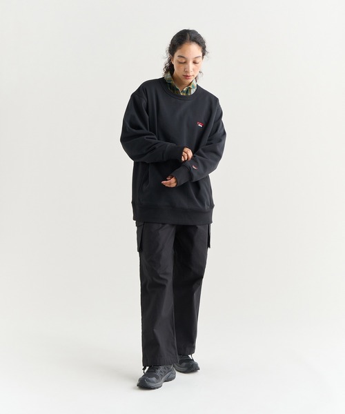 NANGA（ナンガ）の「ECO HYBRID MINI BOX LOGO EMBROIDERY SWEATSHIRT/エコハイブリッド ミニボックスロゴ エンブロイダリー スウェットシャツ（スウェット・メンズ・セージグリーン/ブラック/オートミール/ライトグレー/ホワイト/オレンジ/ブラック系その他・S/M/L/XL）」の8枚目の写真