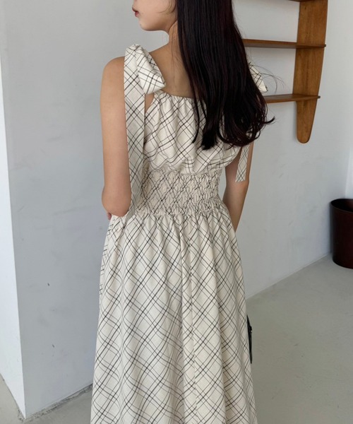 one after another NICE CLAUP（ワンアフターアナザーナイスクラップ）の「【WEB限定商品】リボンシャーリングキャミワンピース（ワンピース・レディース・ベージュ系その他/ブラック/ブラウン系その他/ピンク系その他・SMALL/MEDIUM）」の10枚目の写真