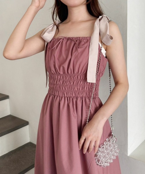 one after another NICE CLAUP（ワンアフターアナザーナイスクラップ）の「【WEB限定商品】リボンシャーリングキャミワンピース（ワンピース・レディース・ベージュ系その他/ブラック/ブラウン系その他/ピンク系その他・SMALL/MEDIUM）」の16枚目の写真