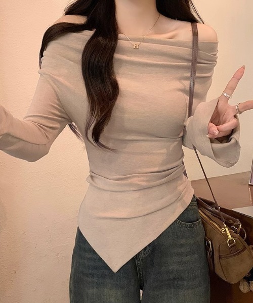 GEMEDA(ジェメダ)の「スリムフィット アシメスムースカットソー(Tシャツ/カットソー・レディース・ブラック/ベージュ/グレー・M)」の11枚目の写真