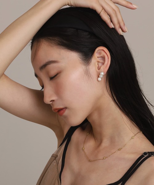 LHME(エルエイチエムイー)の「【WEB限定】“MELLOW”ラインパールピアス/3粒/サージカルステンレス(金属アレルギー対応)【LHME / エルエイチエムイー】(ピアス(両耳用)・レディース・ゴールド・ONE SIZE)」の12枚目の写真
