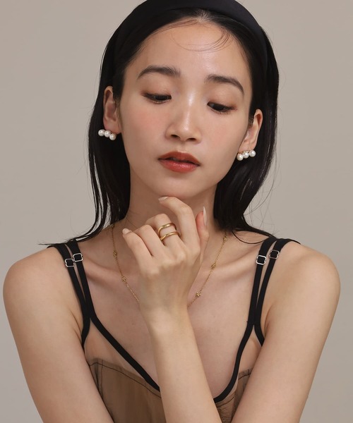 LHME(エルエイチエムイー)の「【WEB限定】“MELLOW”ラインパールピアス/3粒/サージカルステンレス(金属アレルギー対応)【LHME / エルエイチエムイー】(ピアス(両耳用)・レディース・ゴールド・ONE SIZE)」の11枚目の写真