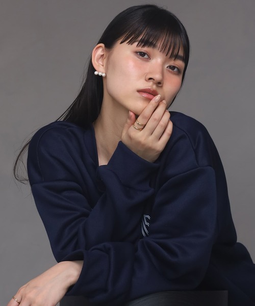 LHME(エルエイチエムイー)の「【WEB限定】“MELLOW”ラインパールピアス/3粒/サージカルステンレス(金属アレルギー対応)【LHME / エルエイチエムイー】(ピアス(両耳用)・レディース・ゴールド・ONE SIZE)」の6枚目の写真