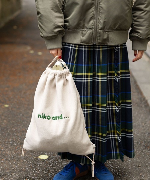 niko and...（ニコアンド）の「オリジナルニコロゴフリースナップサック（バックパック/リュック・レディース・ブルー/グレー/ホワイト・0）」の15枚目の写真