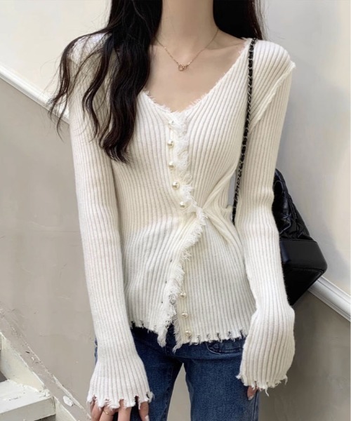 kirakiraShop(キラキラショップ)の「フリンジ パール ボタン アレンジ カーディガン(ニット/セーター・レディース・ブラック/ベージュ/ホワイト・FREE)」の9枚目の写真