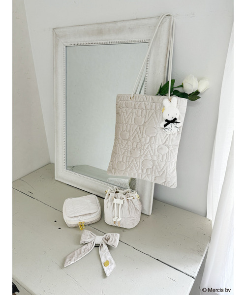 MIIA（ミーア）の「miffy ベロアキルティングトートバッグ（トートバッグ・レディース・オフホワイト/ブラック/ライトグレー/ピンク・FREE）」の7枚目の写真